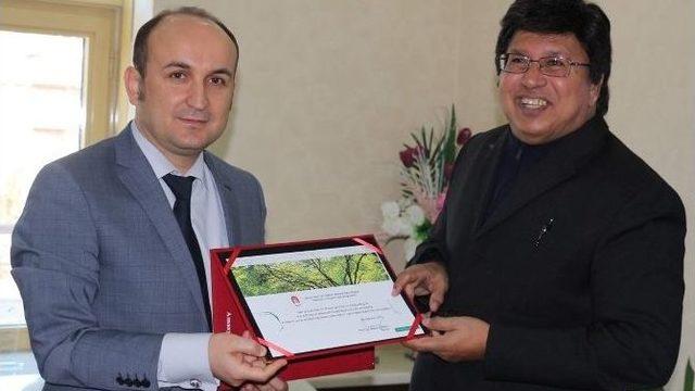 Malezyalı Rektörden Rektör Orbay’a Övgü