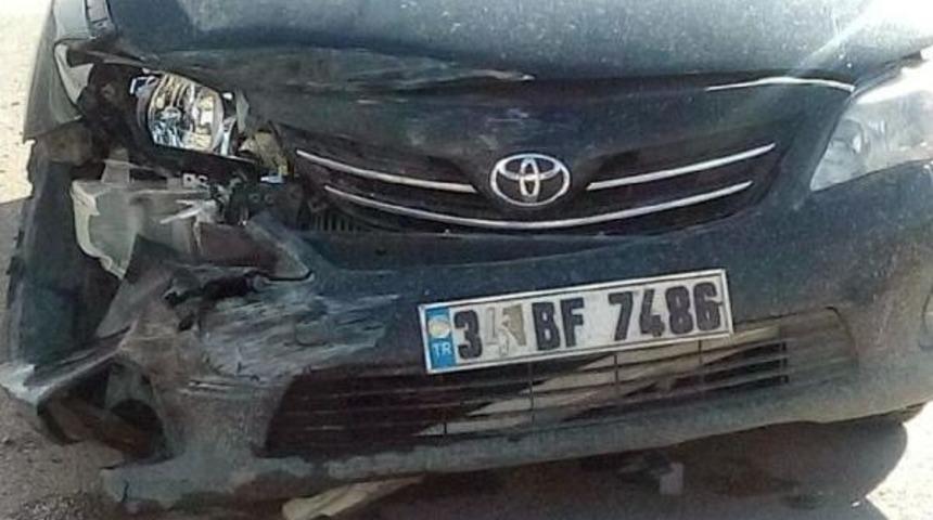 Otomobil, Hamile Kadını Taşıyan Ambulans Ile &Ccedil;arpıştı