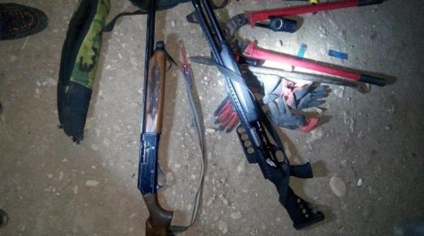 &Ccedil;ift&ccedil;ilerin Lin&ccedil; Etmeye Kalkıştığı Hırsızları Jandarma Kurtardı