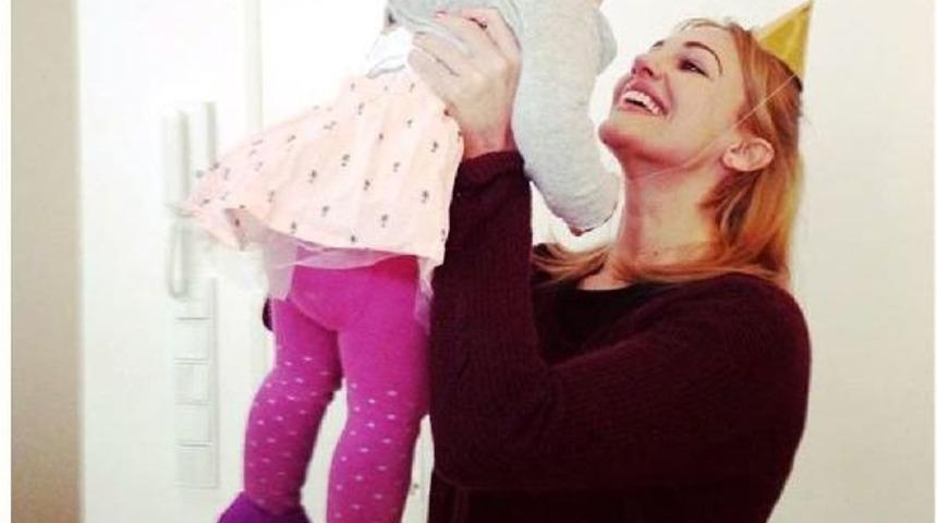 Meryem Uzerli, Kızı Lara'nın Doğum G&uuml;n&uuml;n&uuml; Kutladı: Senin Varlığın Bana En B&uuml;y&uuml;k Armağan