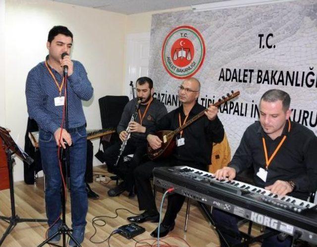 Gaziantep’Te Mahkumlara Moral Konseri Verildi