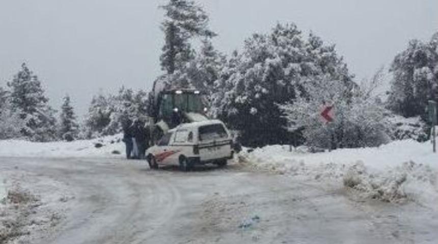 Sosyal Hizmet Uzmanları Karda Mahsur Kaldı