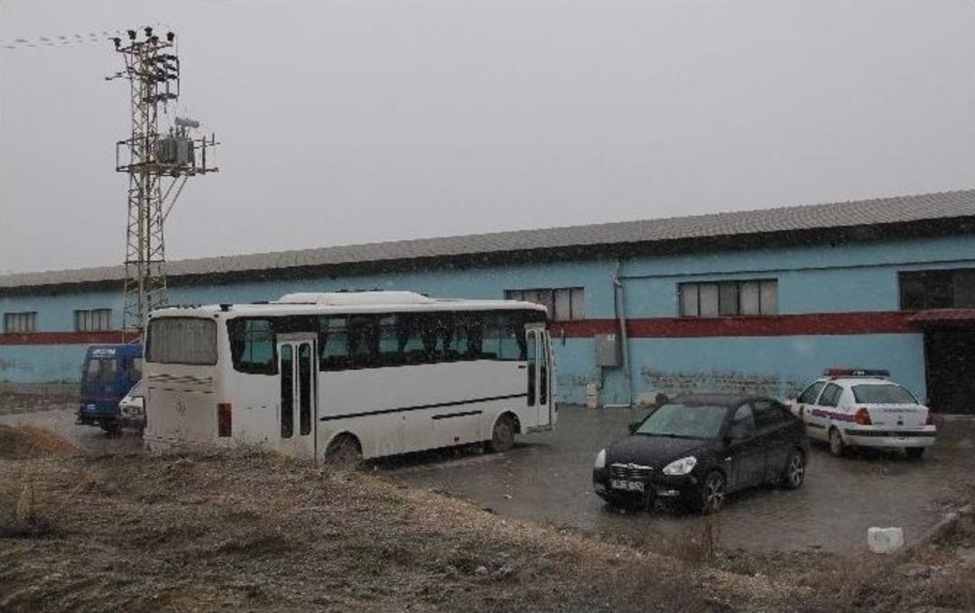 &Ccedil;orum&rsquo;da Bı&ccedil;aklı Kavga: 5 Yaralı