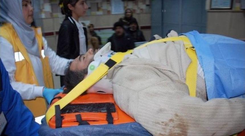 Adıyaman&rsquo;da 3. Kattan D&uuml;şen İş&ccedil;i Yaralandı