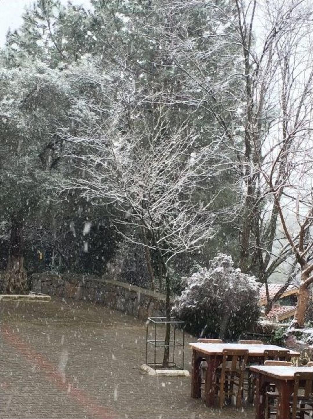 Efes Ve Meryemana Turuna &Ccedil;ıkan Turistlere Kar S&uuml;rprizi