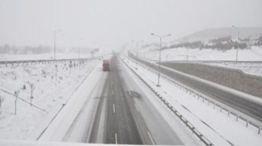 G&uuml;ney&rsquo;e Giden Yollar Kapandı