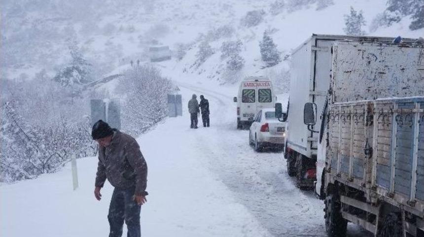 Yolda Kalanların İmdadına Sarıcakaya Belediyesi Yetişti