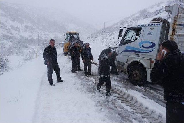 Yolda Kalanların İmdadına Sarıcakaya Belediyesi Yetişti 3