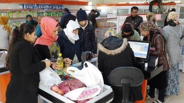 Türkiye’nin En Büyük Çadır Kentinde 6 Market Hizmet Veriyor