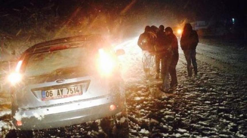 İzmit-Kandıra Yolu'nda Zincirsiz Ara&ccedil;ların Trafiğe &Ccedil;ıkmasına Izin Verilmiyor