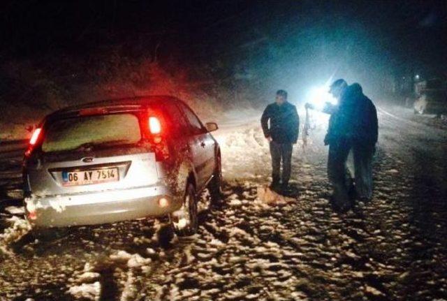 İzmit-Kandıra Yolu'nda Zincirsiz Araçların Trafiğe Çıkmasına Izin Verilmiyor