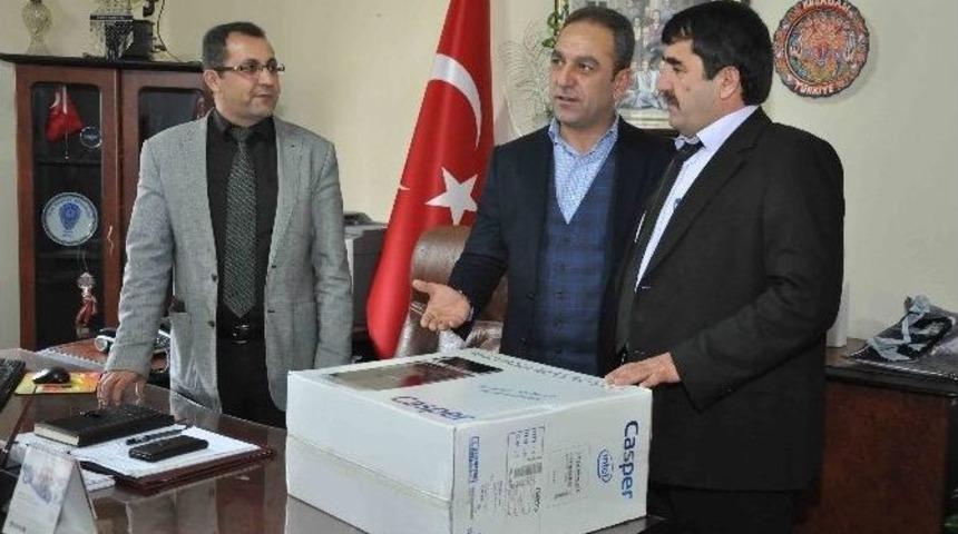 Kuşadası Gen&ccedil; İşadamları Derneği&rsquo;nden Eğitime Katkı