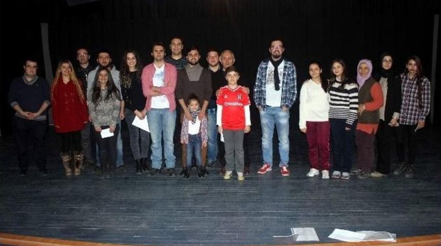 Gen&ccedil; Tiyatrocular Hazırlıklarını S&uuml;rd&uuml;r&uuml;yor