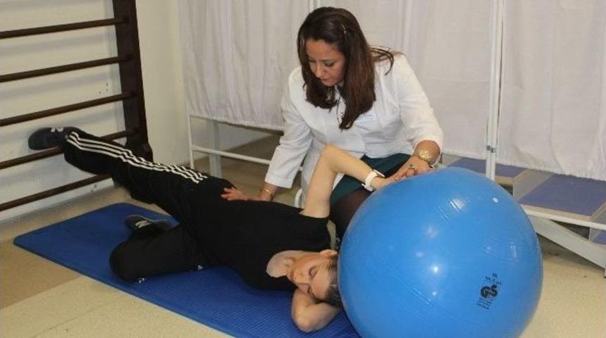 Omurga Eğriliğine &Uuml;&ccedil; Boyutlu Tedavi