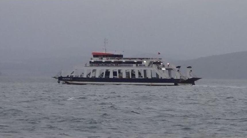 &Ccedil;anakkale&rsquo;de Feribot Seferleri İptal Edildi