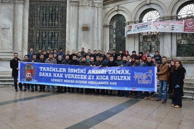 Ak Partili Gençler Sultan Abdülhamit’i Kabri Başında Andı