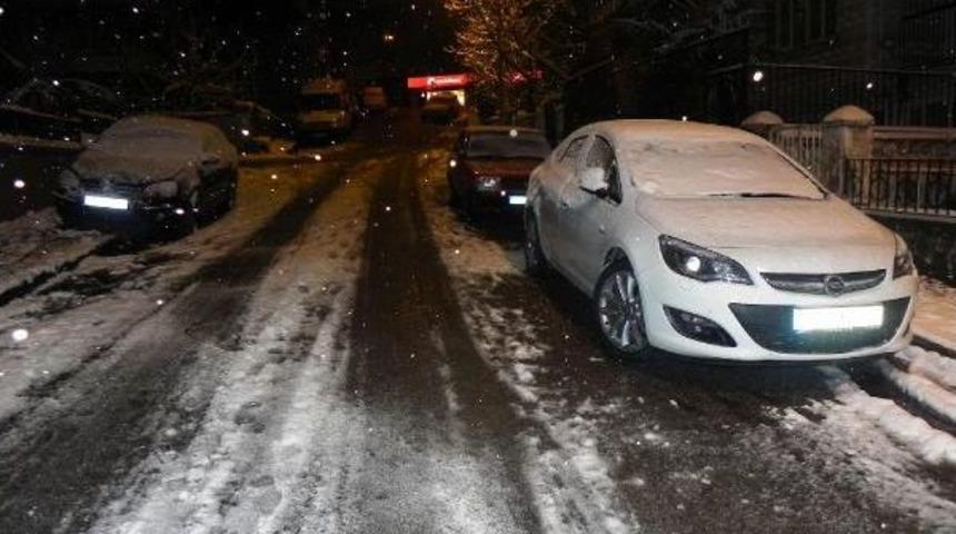 Uludağ'a Kar Kalınlığı 2 Metreyi Ge&ccedil;ti