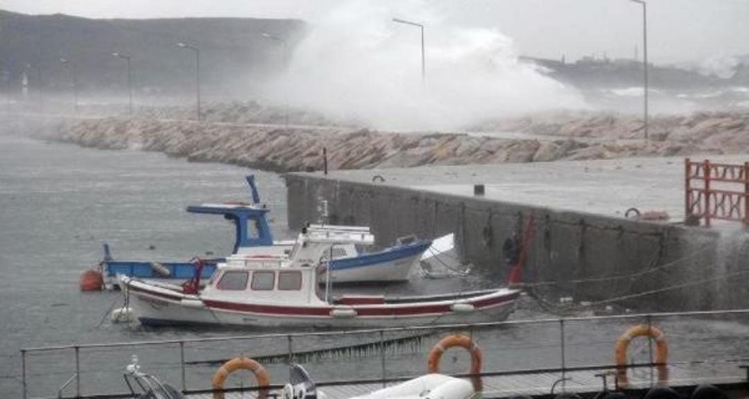 Fırtınada Teknede Mangal