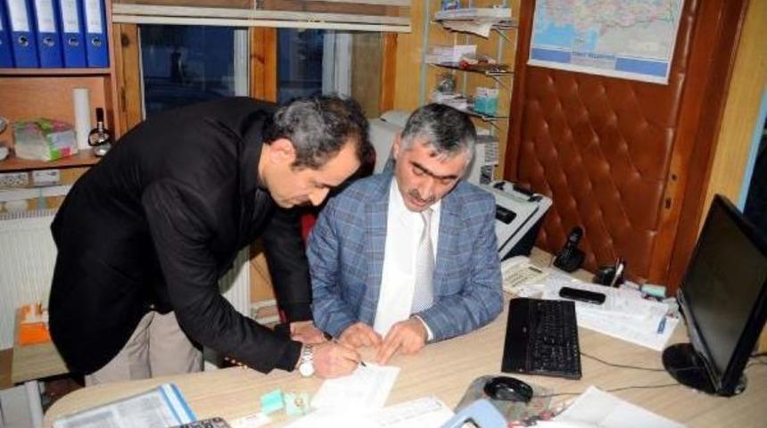 Bulduğu Altın Kolyeyi Belediyeye Teslim Etti