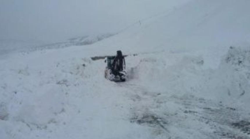 Tunceli-erzincan Yoluna &Ccedil;ığ D&uuml;şt&uuml;
