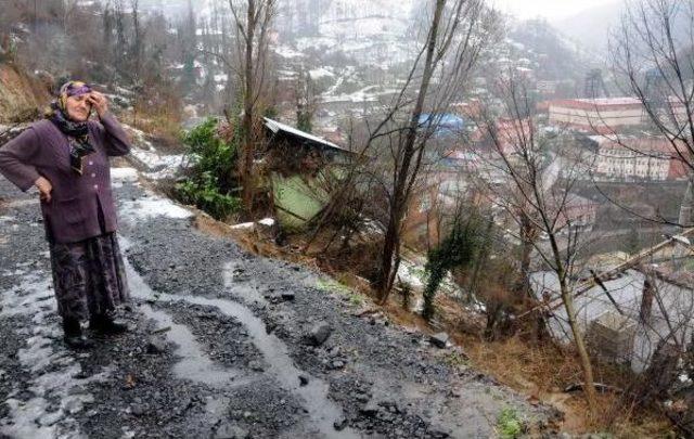 Zonguldak'ta 3 Heyelanda 6 Ev Tahliye Edildi