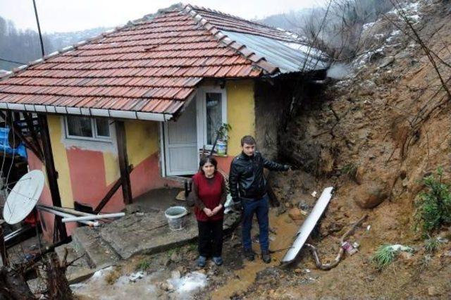 Zonguldak'ta 3 Heyelanda 6 Ev Tahliye Edildi