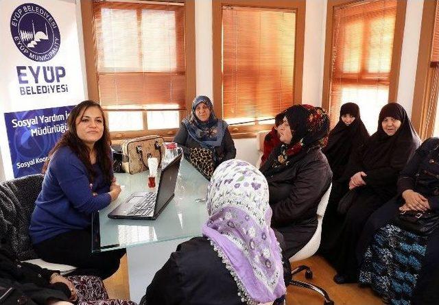 Eyüp Belediyesi’nden ’aile İçi Şiddete Son Semineri’