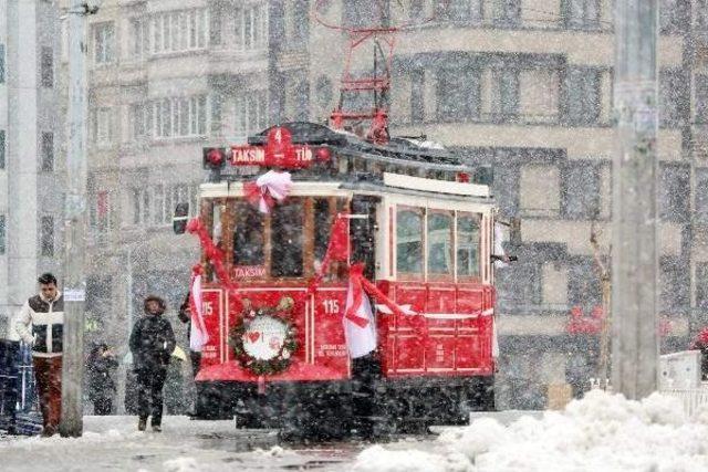 Nostaljik Tramvay 101’Inci Doğum Gününü Kutladı