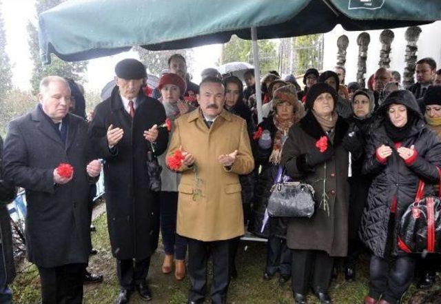 Leyla Atakan Ve Arkadaşları Mezarı Başında Anıldı