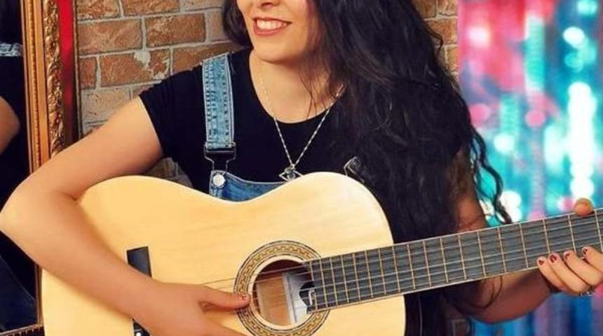 Grip Şikayetiyle Hastaneye Giden Gen&ccedil; Kız, Serum Verildikten Sonra Komaya Girip &Ouml;ld&uuml;,