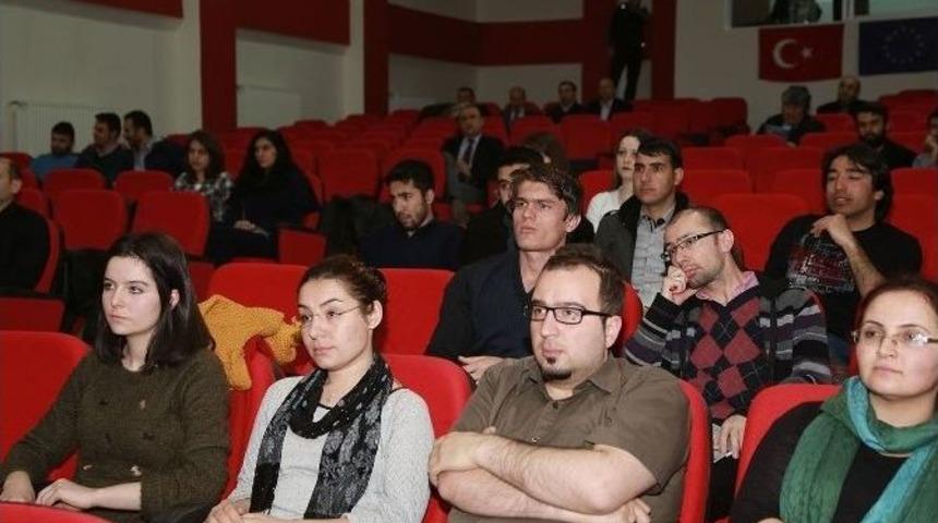Erü’de Sınıf Öğretmenlerine Demokrasi Eğitimi