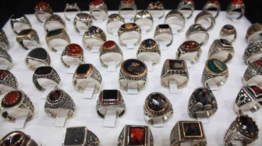 Y&uuml;kselen Altın Fiyatları Sevgilileri G&uuml;m&uuml;şe Y&ouml;neltti