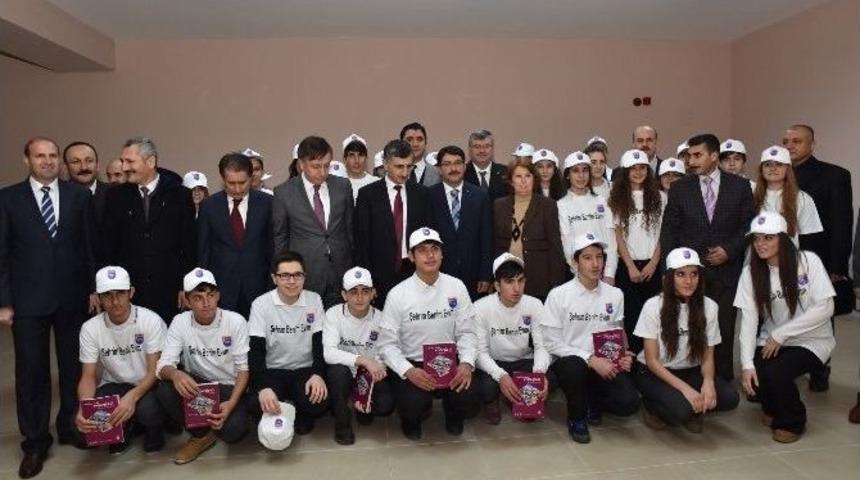 G&ouml;n&uuml;ll&uuml; Turizm El&ccedil;ileri Yetiştirilecek