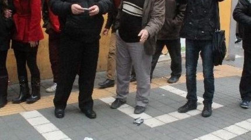 Trabzon&rsquo;da Ş&uuml;pheli &Ccedil;anta Alarmı