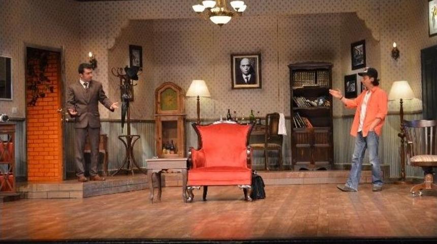 U&ccedil;urtmanın Kuyruğu, Tiyatro Seyircisiyle Buluşuyor