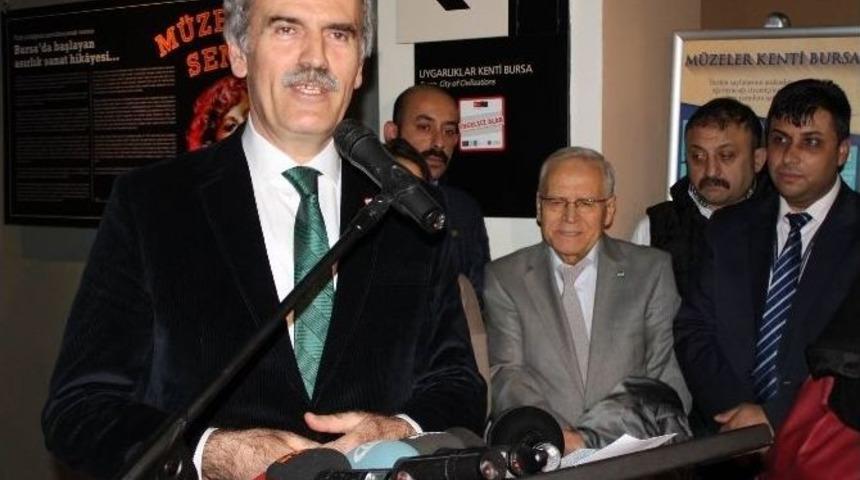 M&uuml;zeyyen Senar&rsquo;ın Kıyafetleri Bursa&rsquo;da Sergileniyor