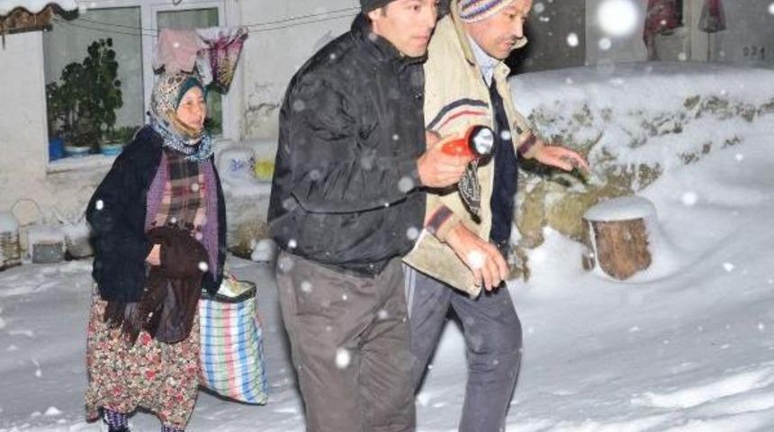 Kar Mağduru Diyaliz Hastası I&ccedil;in Seferber Oldular