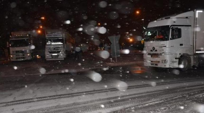 Konya- Afyonkarahisar Yolu Kapandı