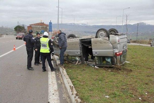 Samsun’da Kamyonet Takla Attı: 2 Yaralı