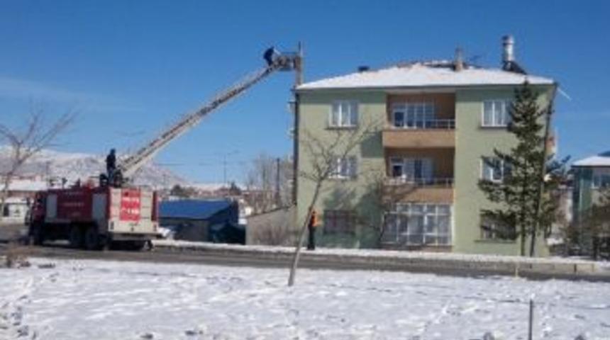 Kelkit&rsquo;te &Uuml;st &Uuml;ste Yangın &Ccedil;ıkınca İtfaiye Uyardı