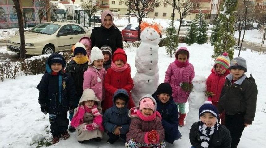 Nezaket Okulları &Ouml;ğrencileri Karın Keyfini &Ccedil;ıkarttı