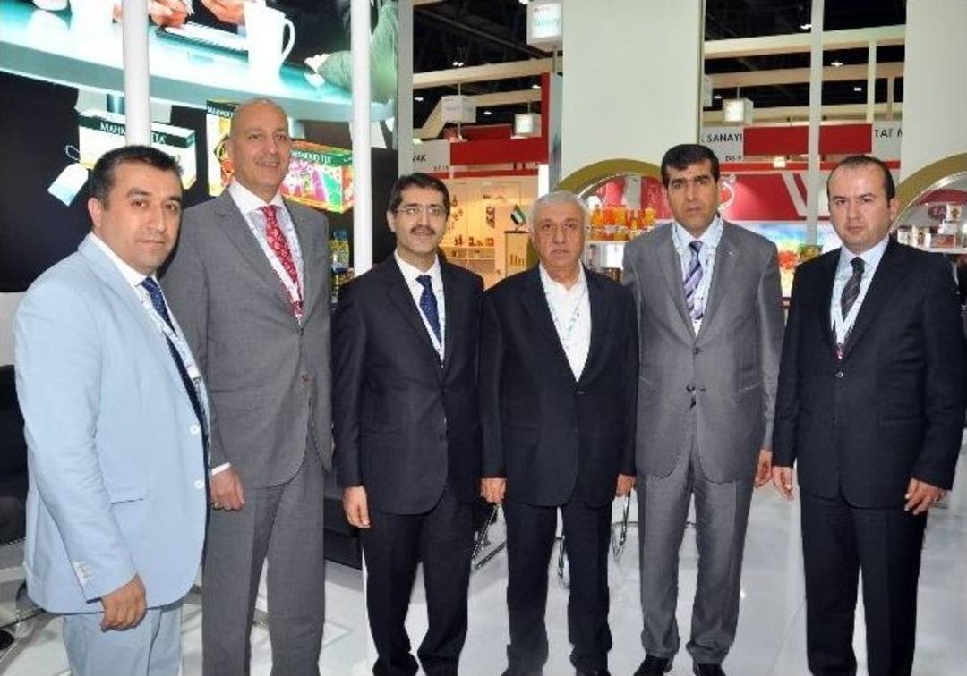 Ekonomi Bakanlığı M&uuml;steşarı Şenel, Dubai Gulfood Fuarı&rsquo;nda T&uuml;rk Firmalarını Ziyaret Etti