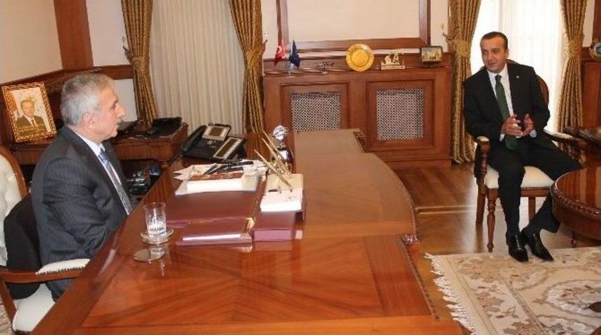 Mhp Battalgazi İl&ccedil;e Y&ouml;netimi Vali Kam&ccedil;ı&rsquo;yı Ziyaret Etti