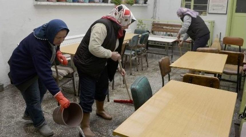 Tepebaşı’nın Camileri Özenle Temizleniyor