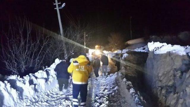 Geyve'de Rahatsızlanan Hamileye Paletli Ambulans