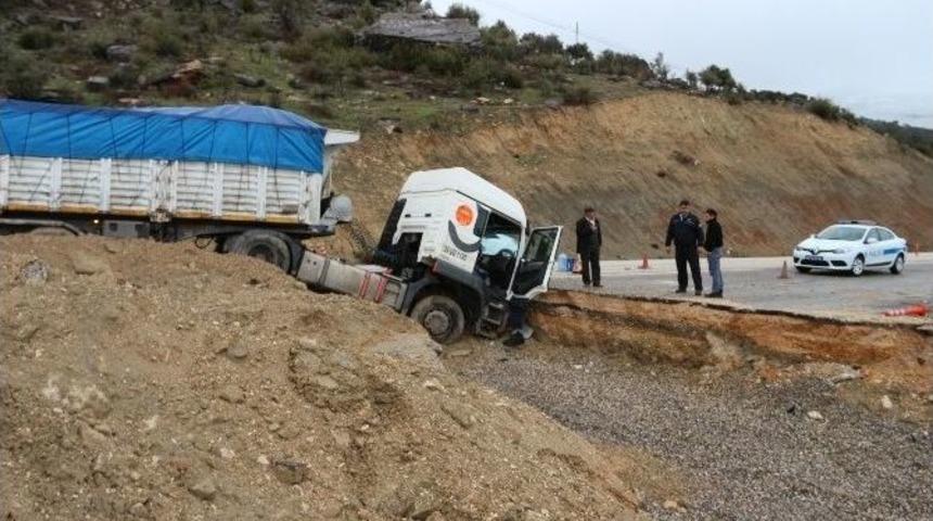 Freni Boşalan Kamyondan Atlayarak Kurtuldu