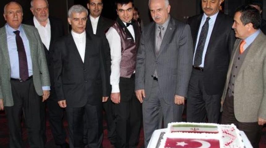 Erzurum'da İran Devriminin 36'ncı Yılı I&ccedil;in Pasta