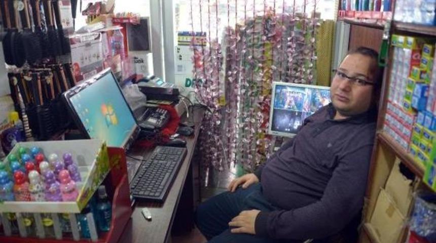 G&uuml;venlik Kamerasındaki Suriyeli Hırsızlar Aranıyor