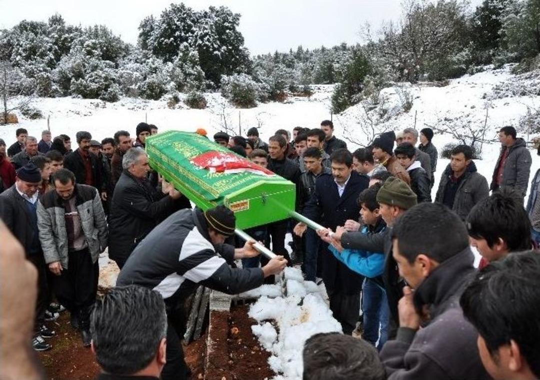 Yangında &Ouml;ld&uuml;ler, Karda Defnedildiler