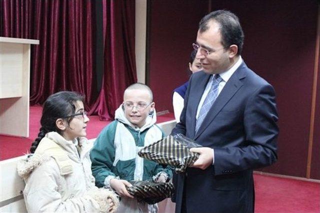 Selim’de En Çok Kitap Okuyan Öğrenciler Ödüllerini Aldı
